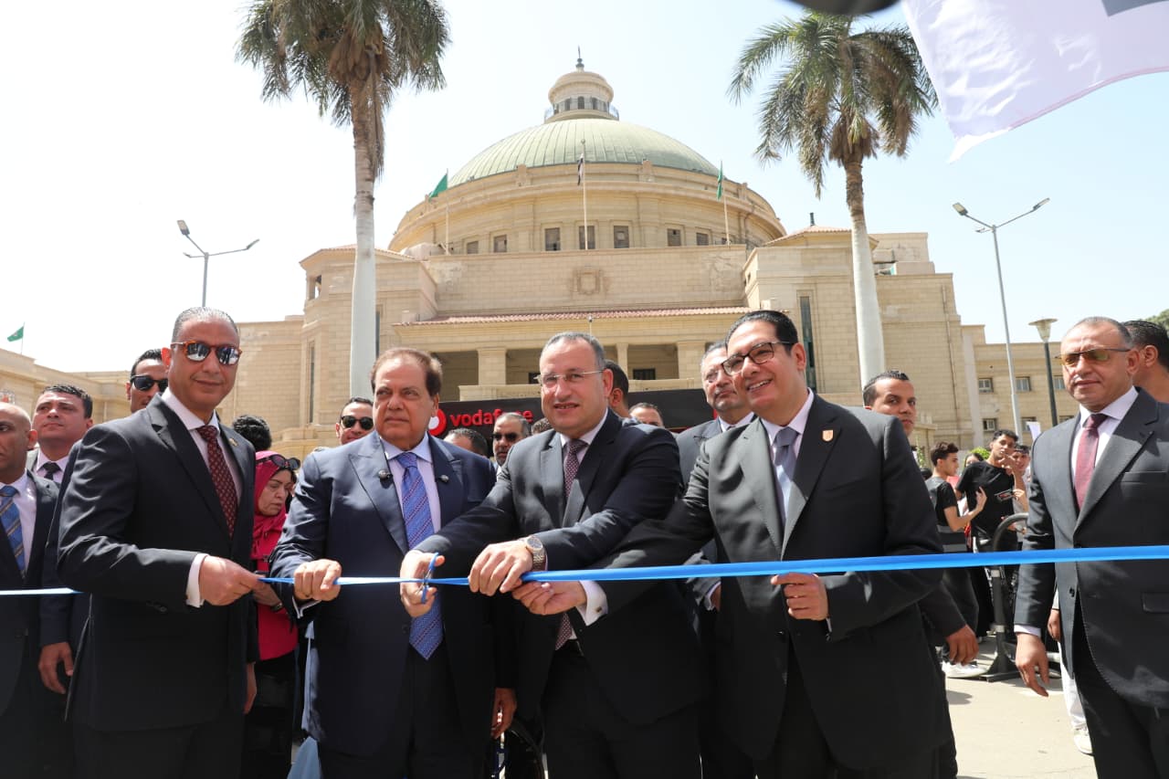 وزير التعليم العالى يشهد انطلاق ملتقى التوظيف والتدريب بجامعة القاهرة