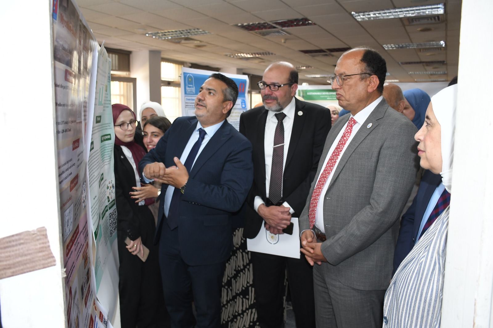 جامعة العاصمة تطلق مشروعات طلابية مبتكرة ضمن برنامج انطلاق