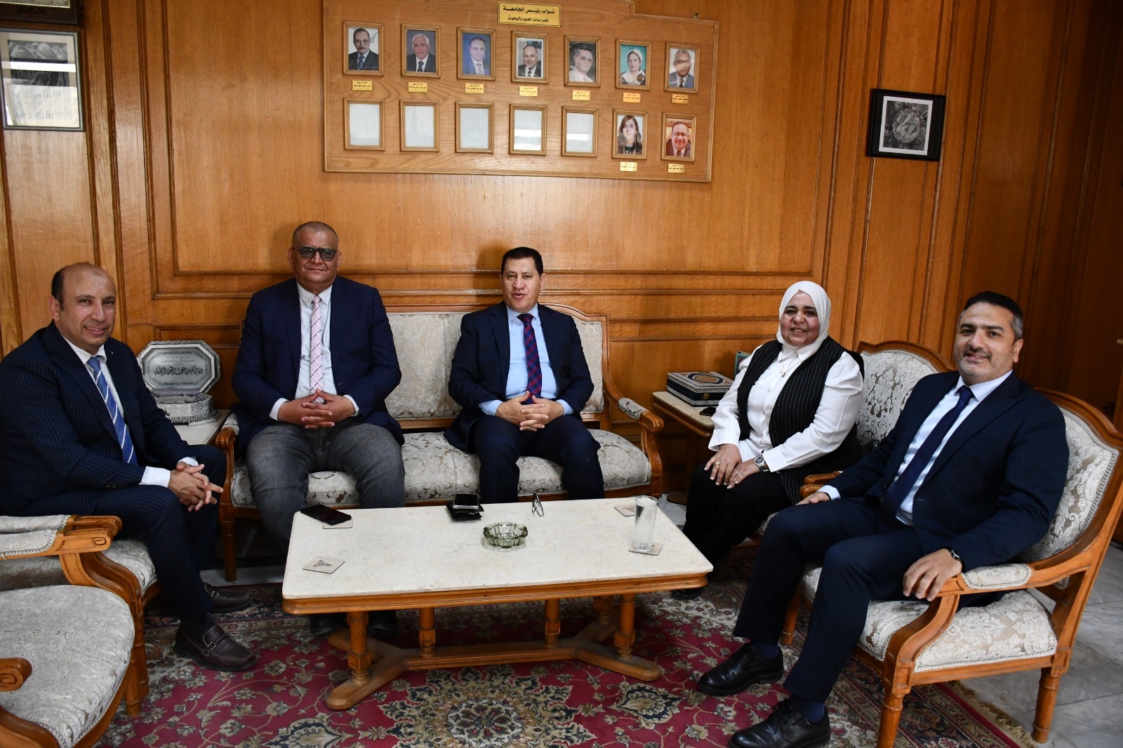 جامعة العاصمة تطلق مشروعات طلابية مبتكرة ضمن برنامج انطلاق