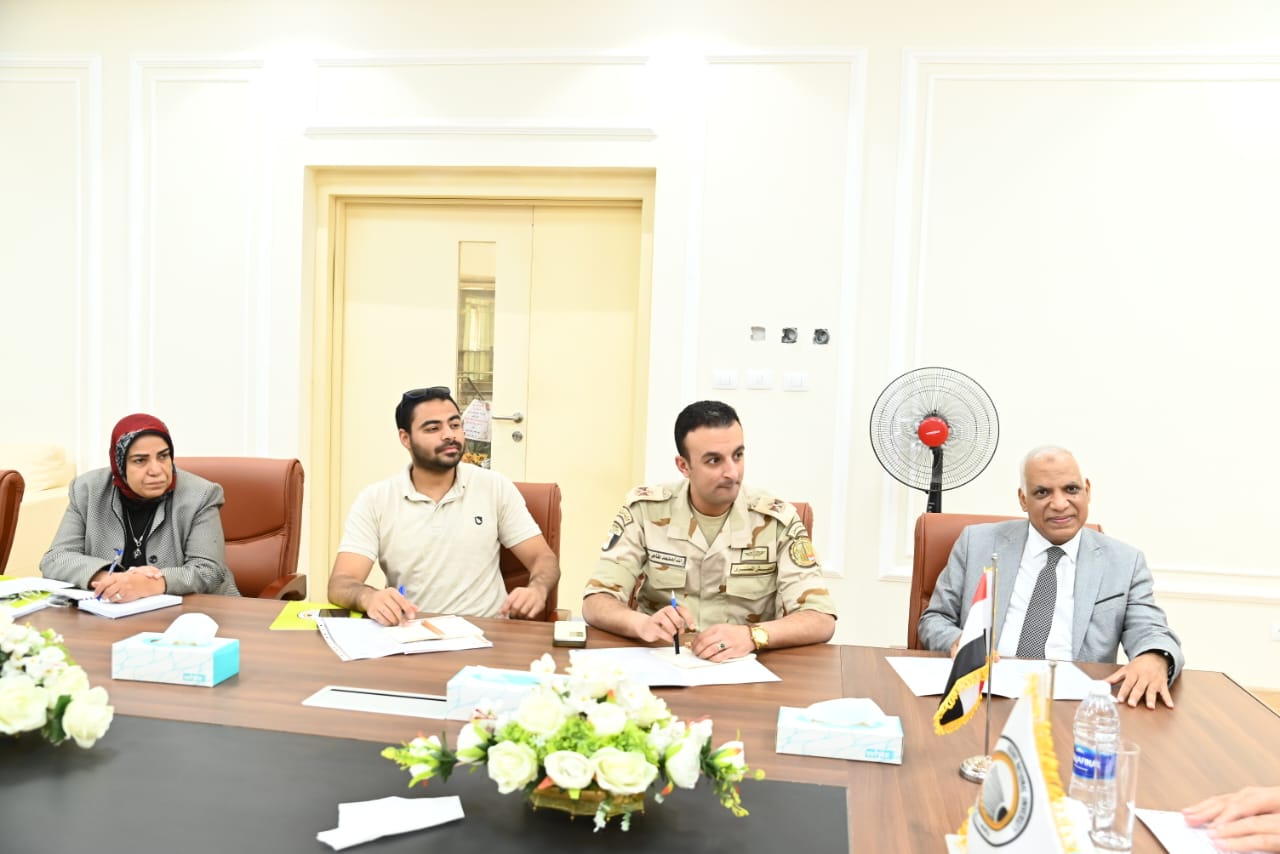 جامعة أسيوط الأهلية تبحث استكمال التجهيزات مع الهيئة الهندسية للقوات المسلحة