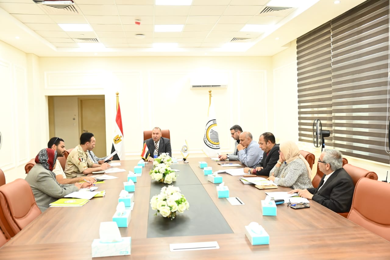 جامعة أسيوط الأهلية تبحث استكمال التجهيزات مع الهيئة الهندسية للقوات المسلحة