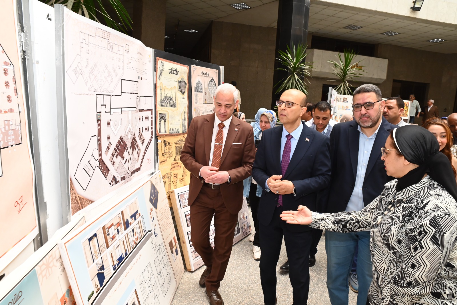 جامعة أسيوط تحتفل بإبداعات طلاب كلية الفنون الجميلة في معرضها السنوي الثامن