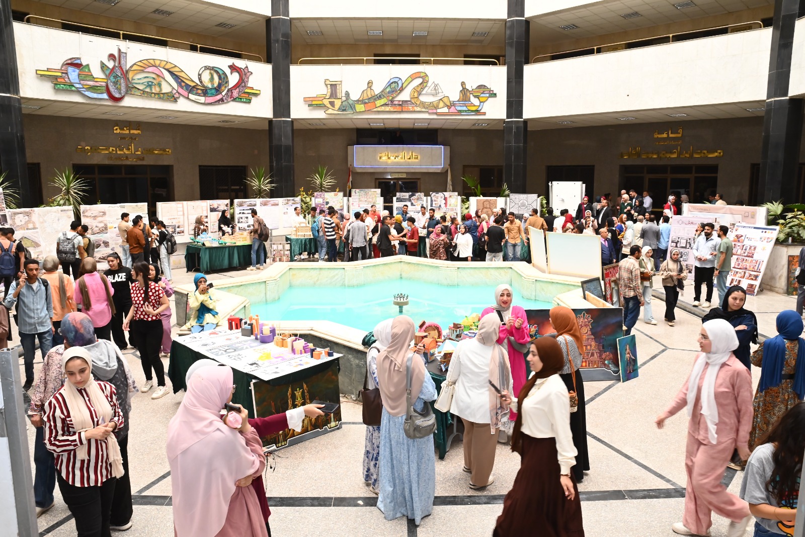 جامعة أسيوط تحتفل بإبداعات طلاب كلية الفنون الجميلة في معرضها السنوي الثامن