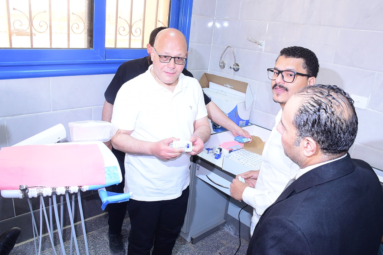 جامعة سوهاج تقدم طفرة في زراعة الأسنان بجودة متميزة داخل مستشفى طب وجراحة الفم والأسنان