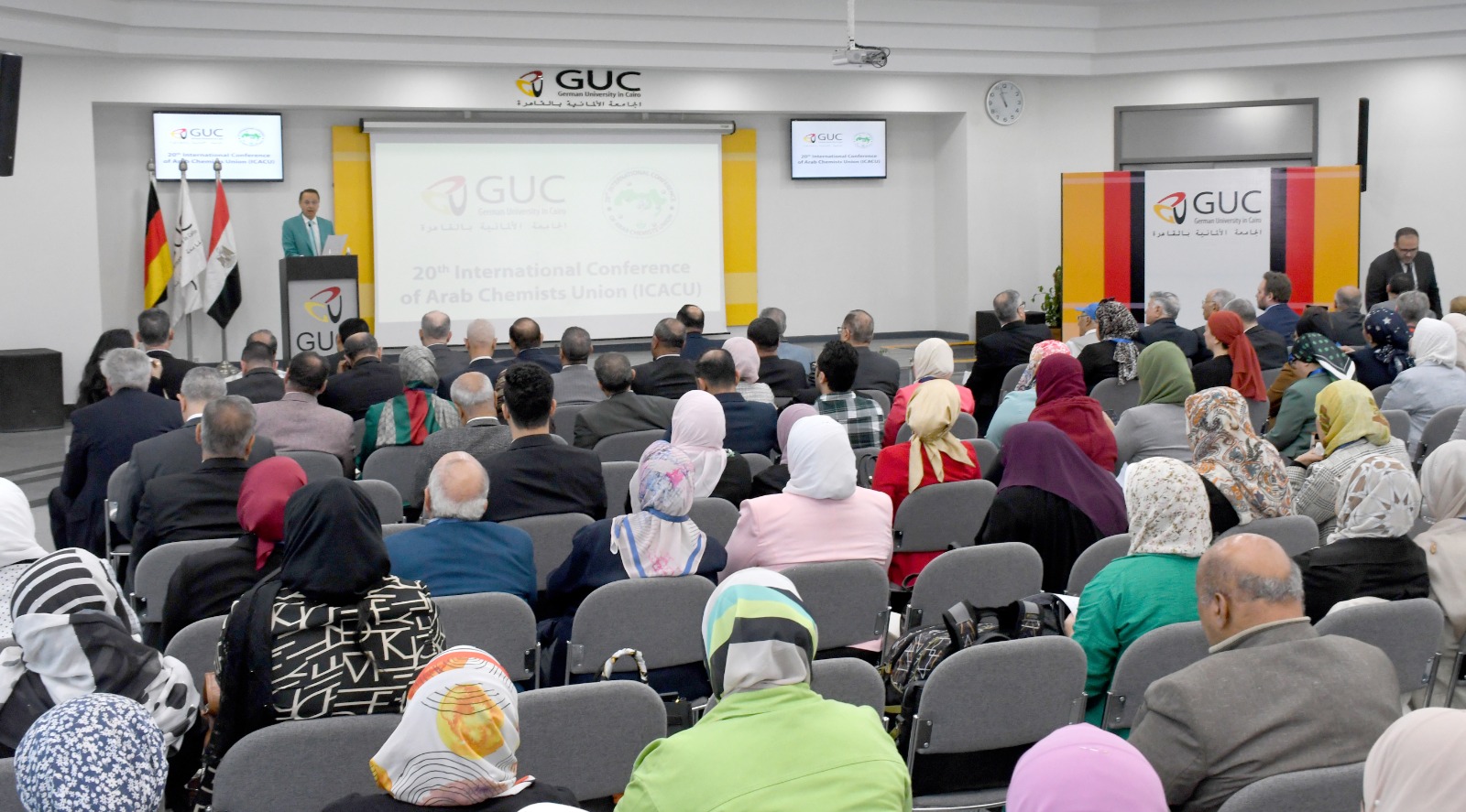 الجامعة الألمانية بالقاهرة تقود ثورة الذكاء الاصطناعي بالكيمياء