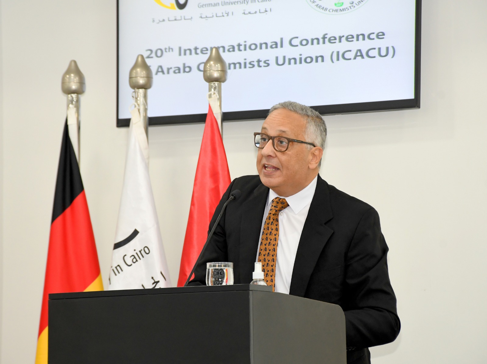 الدكتور عبدالرحمن الورثان رئيس اللجنة العلمية للمؤتمر