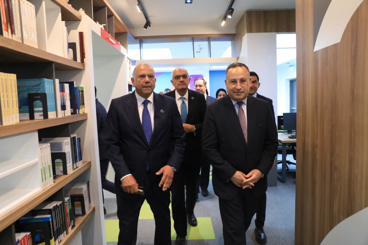 وزير التعليم العالى يفتتح توسعًا دوليًا بجامعة هيرتفوردشاير مصر