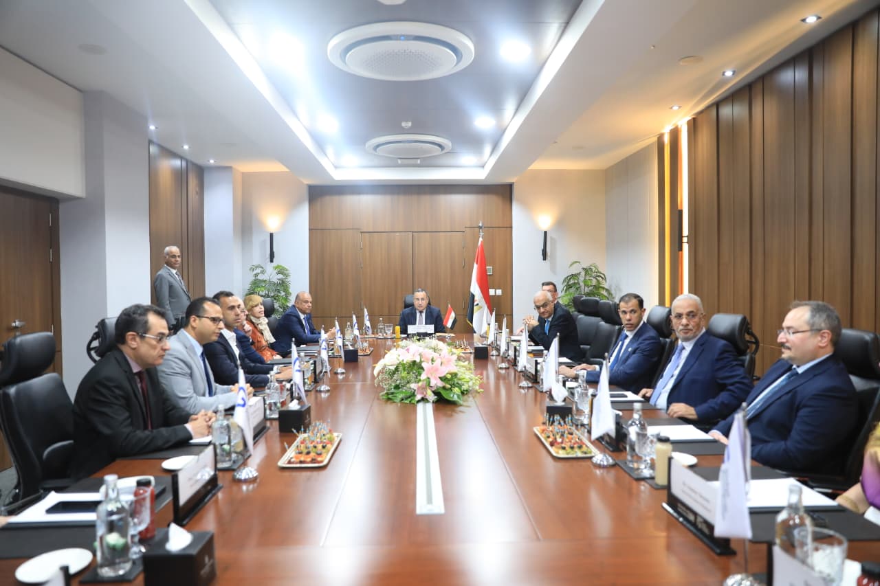 وزير التعليم العالى يفتتح توسعًا دوليًا بجامعة هيرتفوردشاير مصر