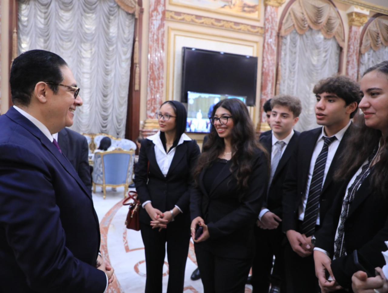 طلاب جامعة القاهرة الأهلية داخل مجلس الشيوخ