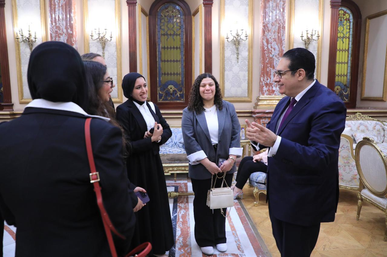 طلاب جامعة القاهرة الأهلية داخل مجلس الشيوخ