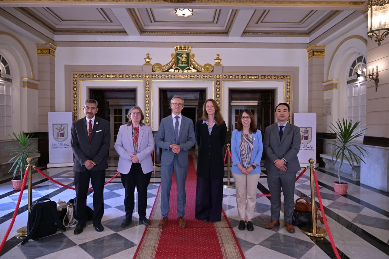 جامعة القاهرة تفتح آفاق تعاون جديد مع جامعة ليدن الهولندية