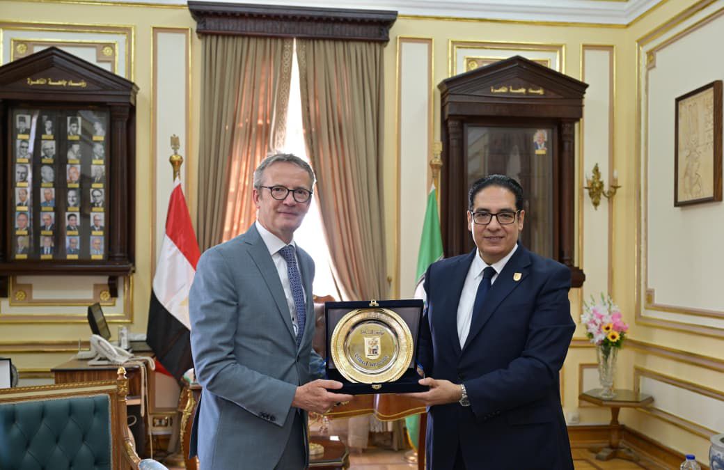 جامعة القاهرة تفتح آفاق تعاون جديد مع جامعة ليدن الهولندية