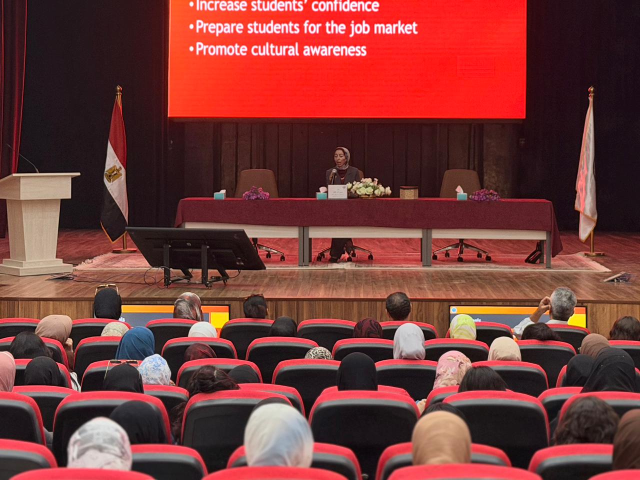 جامعة أسيوط الأهلية تطلق نادي الإنجليزية ANU English Club لتنمية مهارات الطلاب