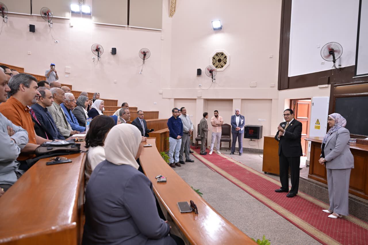 جامعة القاهرة تُحدث نقلة تعليمية بتطوير مدرج والي بكلية العلوم
