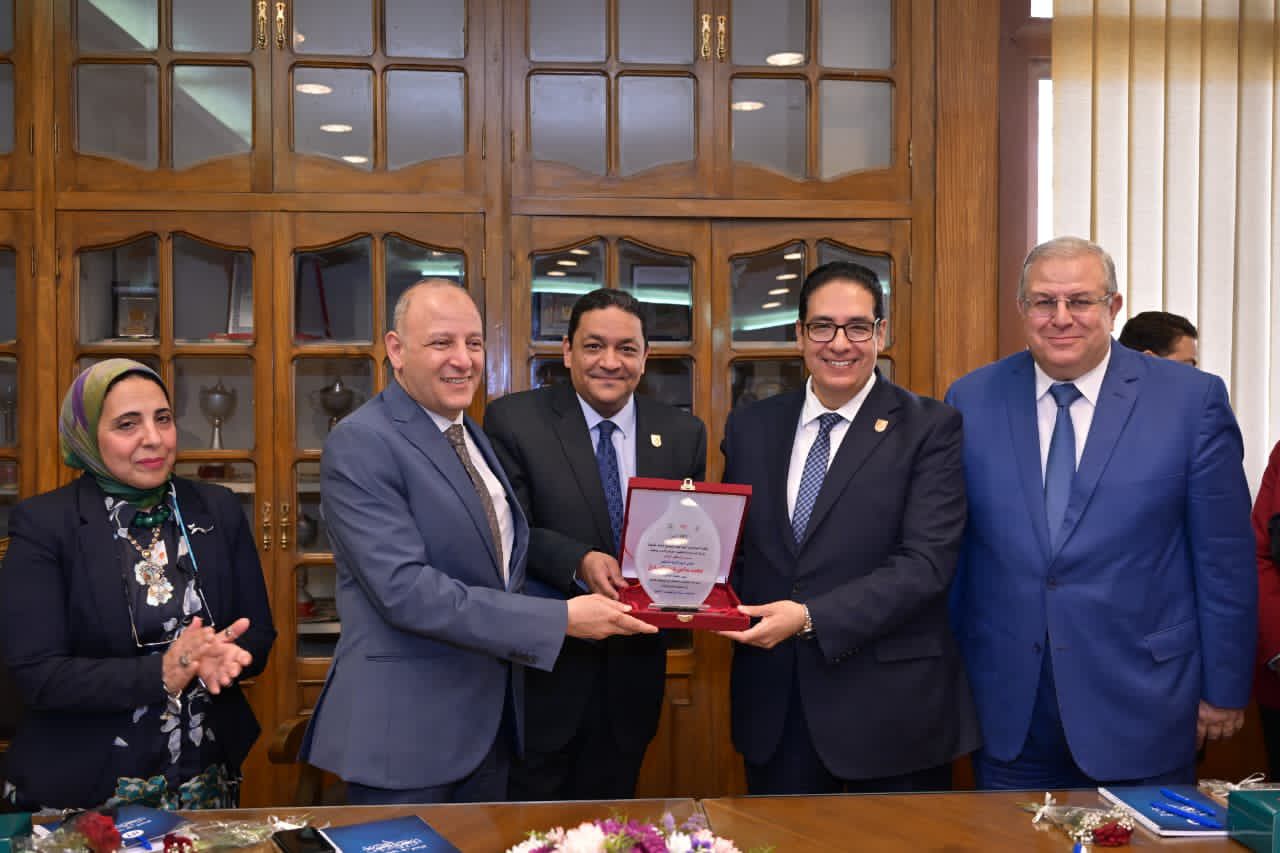  جامعة القاهرة تحقق اعتمادًا جديدًا يدعم التشخيص الجزيئي للأمراض بكلية الطب البيطري