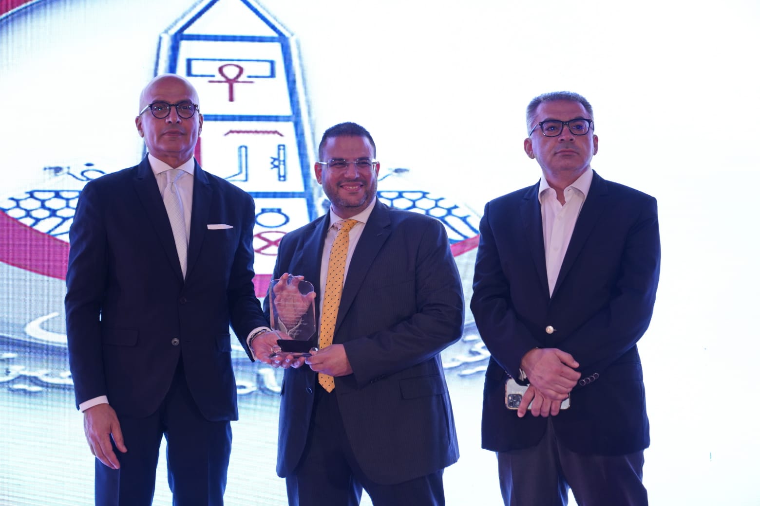 اعتماد GAHAR يرسّخ ريادة مستشفيات جامعة عين شمس في تطوير الرعاية الصحية بمستشفى العبور التخصصي