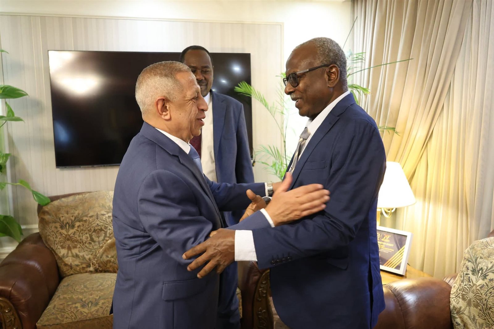 تعزيز التعاون العربي بين السودان والأكاديمية العربية للعلوم والتكنولوجيا في النقل والبنية التحتية