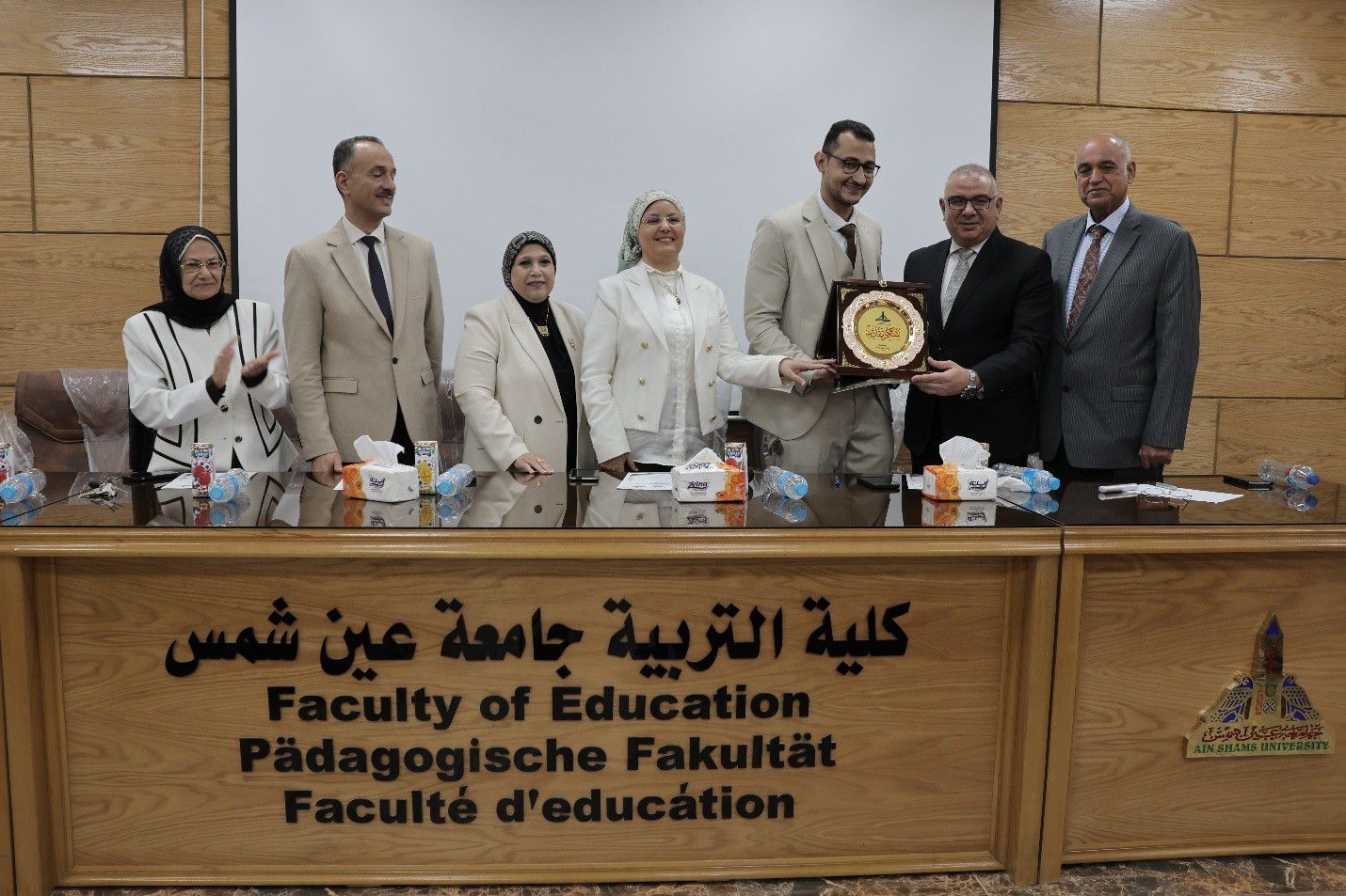جامعة عين شمس تحتفي بخريجي ETIP من رواد التدريس باللغة الإنجليزية