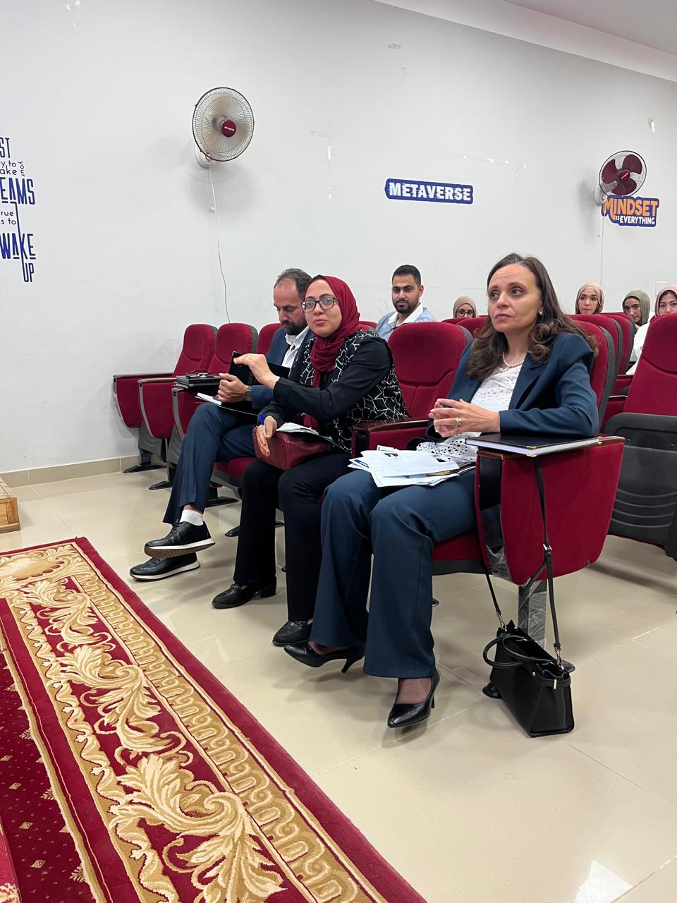 رئيس جامعة القاهرة التكنولوجية يبرز إنجازات برنامج الأطراف الصناعية