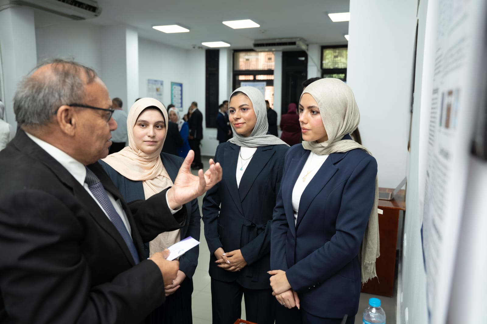 جامعة عين شمس تربط مشروعات التخرج بسوق العمل عبر معرض تقني مبتكر