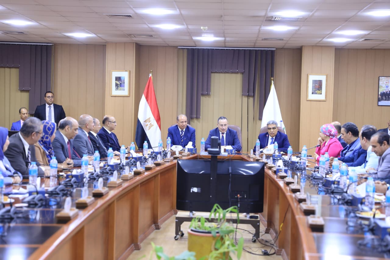 وزير التعليم العالي يشارك في اجتماع مجلس جامعة المنصورة بحضور محافظ الدقهلية ورئيس الجامعة