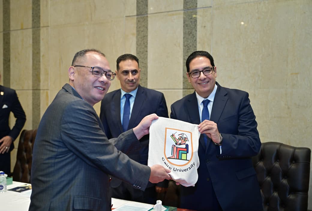 جامعة القاهرة توسع شراكتها مع شنغهاي ببرنامج صيفي جديد للقيادة والابتكار