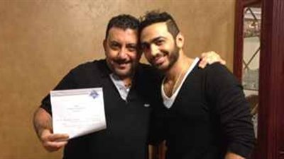 تامر حسنى يجدد عقده مع نصر محروس