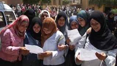 العربي خارج التوقعات  صعوبة في الادب والبلاغة وغموض في  بعض الاسئلة 