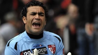 الحضري يشارك في مبارة الاهلي والمريخ 