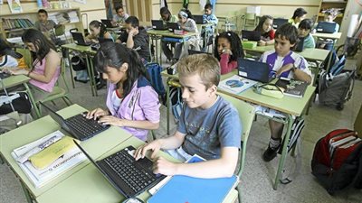 التعليم  تشكل لجنة لدراسة وضع الانشطة الصيفية واللاصيفية في المدارس