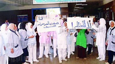 وزير التعليم العالي يطالب 