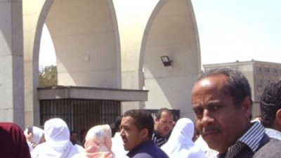 موظفو جامعة اسيوط  احتجاجنا  ضد 