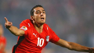 طبيب النادي الأهلي :اصابة شكري وعبد الظاهر  لن تعيقهما عن التدريبات