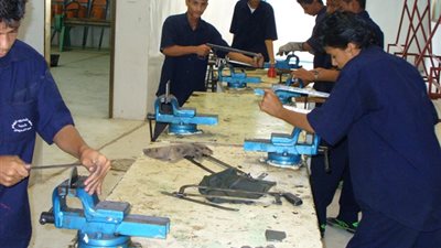 التعليم: تعاقدنا علي 3 الاف فرصة عمل لطلاب التعليم  الصناعي باكتوبر والسادات  