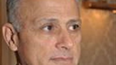 مسعد يناقش خطة مركز النانو تكنولوجي بجامعة القاهرة