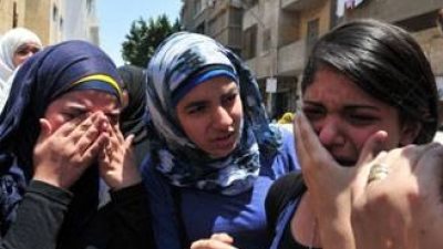 بكاء الطالبات من الجبر والهندسة الفراغية..واولياء الامور 