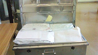  رئيس مركز توزيع الاسئلة بالسويس ..سرق 