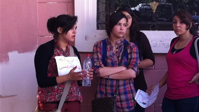 انتهاء مظاهرات طلاب الثانوية  امام الوزارة .. احتجاجا علي المناهج وصعوبة الامتحانات