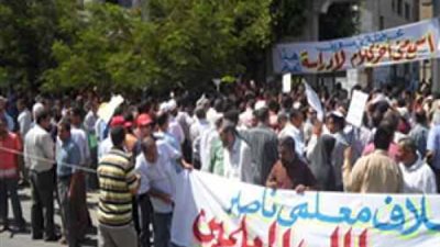 معلمو الاسكندرية : ثورة الغضب قادمة والوزارة بتلعب لعبة قذرة في مكأفاة الامتحانات والبدلات 