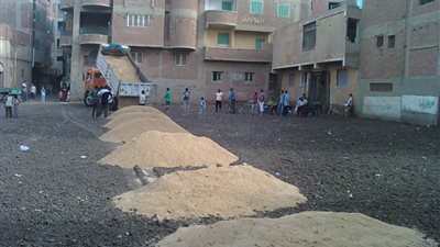 اخوان الاسماعلية يضعون رمال في الشوارع لمنع مسيرات المعارضين