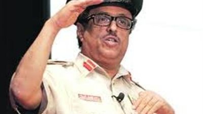 ضاحي خلفان يؤدي التحية للجيش المصري .. مصر تخطت كل الصعاب