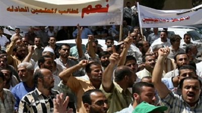 المعلمون المؤقتون بقنا يواصلون مظاهراتهم ضد استبعادهم من التعيين