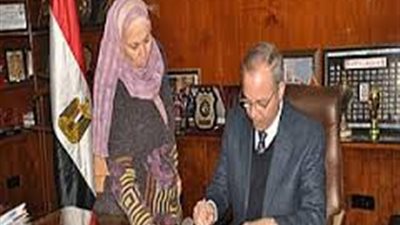 محافظ الاسكندرية ..يحل مشاكل المعلمين المساعدين  ..وصرف مرتباتهم المتأخرة 