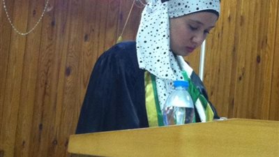 عزة جلال تحصل علي الدكتوراة 