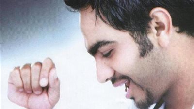 المفتي السابق  يتصل بتامر حسني 