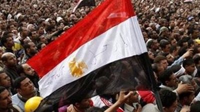 مروحيات تحلق في سماء العباسية..وإغلاق الطرق المؤدية لوزارة الدفاع