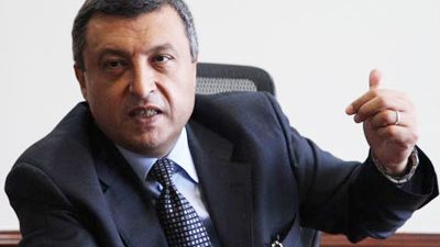 محافظ القاهرة يكرم المتفوقين بامتحانات الشهادات العامة