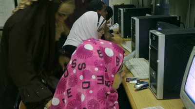 آداب عين شمس تحدد شــروط القبول بالعربي والانجليزي والفرنسي