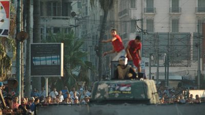 الالاف  من معلمي الاسكندرية في ميدان القائد ابراهيم 