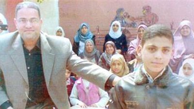 والدة محمد قتيل الشرقية : كان العشرة الاوائل بالاعدادية وكان حلمه يطلع دكتور علشان يعالجني 